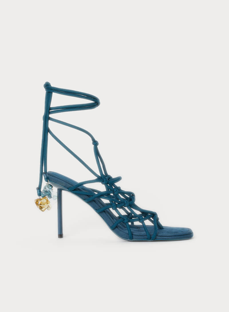 Sandals with lacing