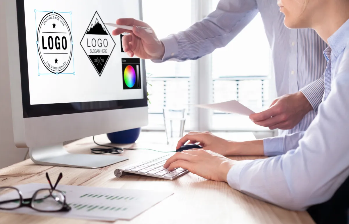 Best Free & Paid Logo Makers to Use in 2026